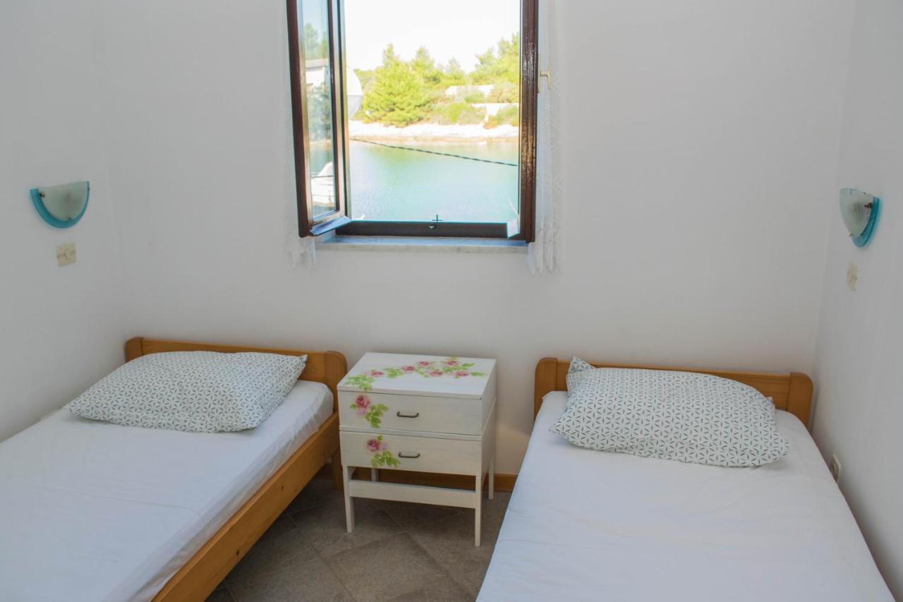 Holiday House Punta Blue & Orange 5M From The Sea, Island Cres Punta Kriza Exterior photo