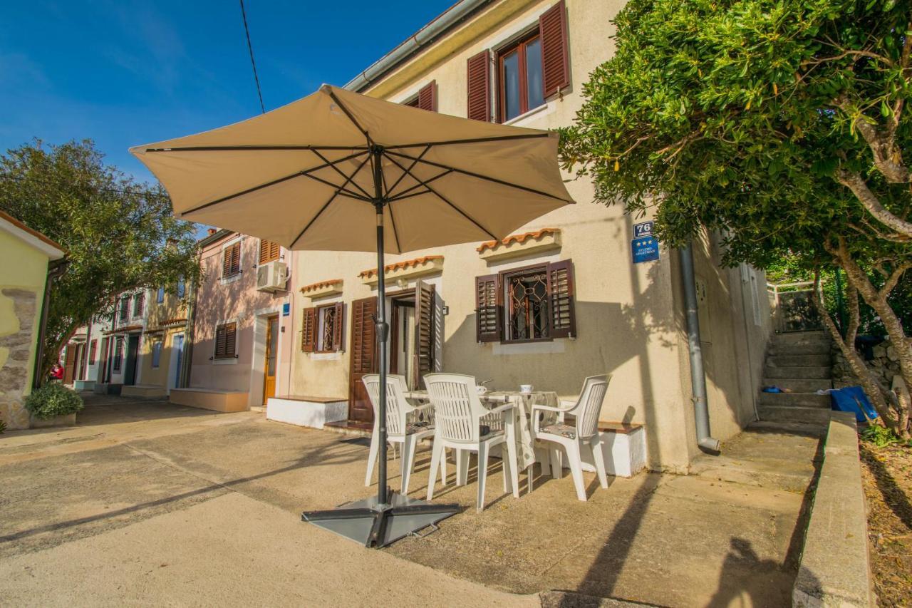 Holiday House Punta Blue & Orange 5M From The Sea, Island Cres Punta Kriza Exterior photo